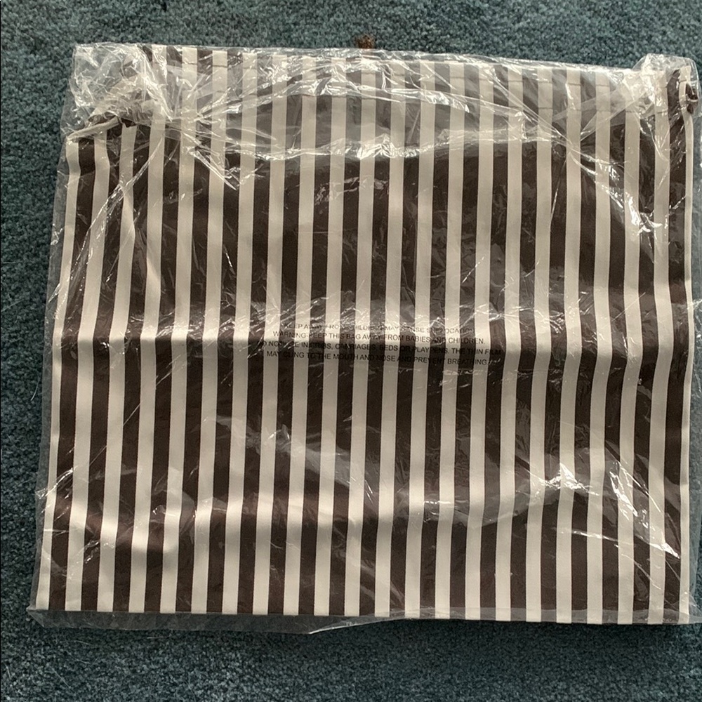 Henri Bendel Striped Duster Bag - Picture 2 of 3